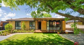 Sophisticated Family Home on a Quiet Leafy Street!