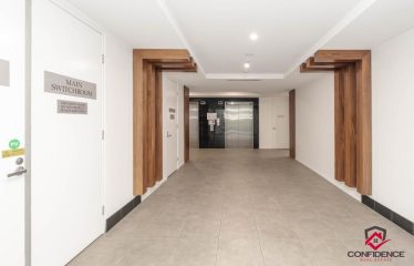 Exquisite One-Bedroom Apartment in Heart of CBD!!